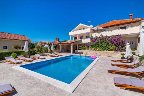 Merita Apartments with Pool