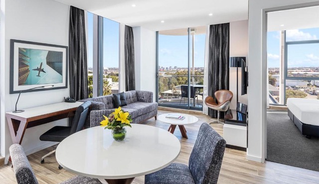 Meriton Suites Mascot Central