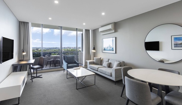 Meriton Suites Waterloo