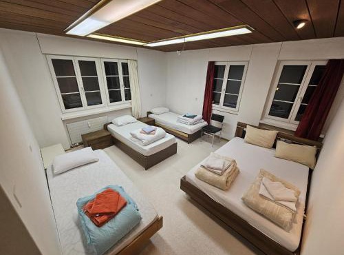 Merkur - Large Private Room - Chur Old Town