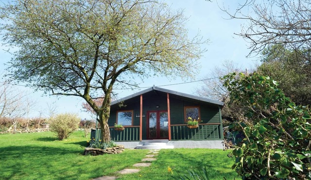 Merlins Cabin - 2 Bedroom - Blaen Cedi Farm