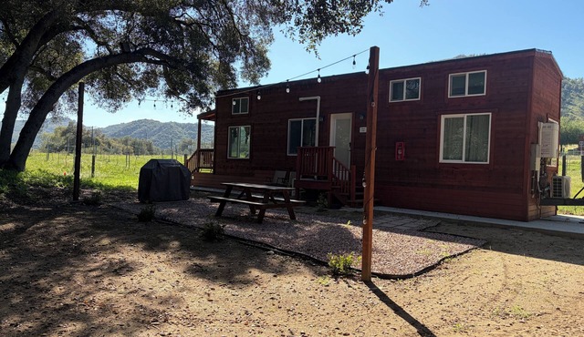 Merlot Cabin @ Vinyard Winery, 4 Adults, 2 Kids, WiFi, AC, Fallbrook