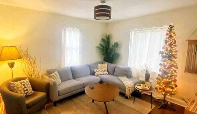 🍷 Merlot Cottage at 1459: Your Cozy Escape in Niagara! 🌟