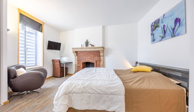 Merlot Guest Room with Wi-Fi