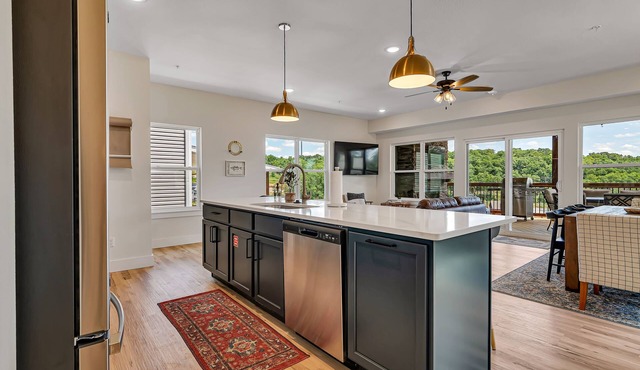 Merlot Mountain 6 Bedroom Home by RedAwning