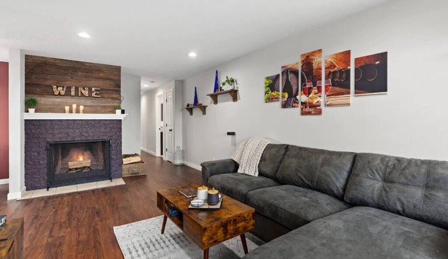 Merlot on Merlo-Wine Country Theme 3 bd 2 bth