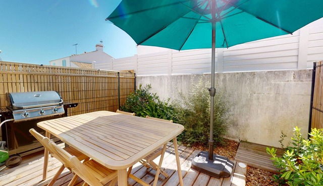 Merlyne Beach Villa 7