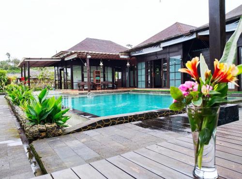 Merlyn Meadows Retreat