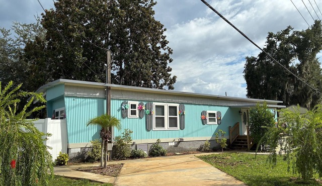 Mermaid Cove & Flip Flop Tiki, boat dock, access to homosassa river, waterfront.