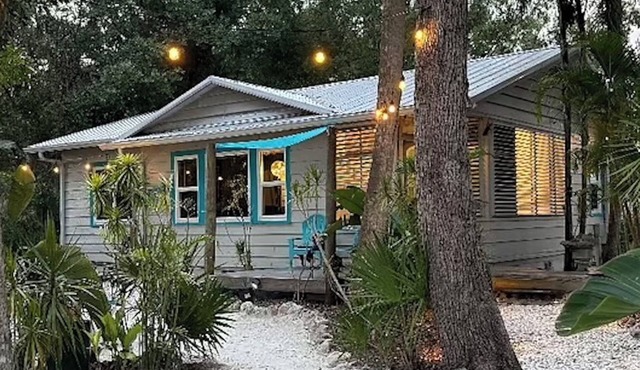 "Mermaid Hideout" Sarasota Nature Home + Bungalow