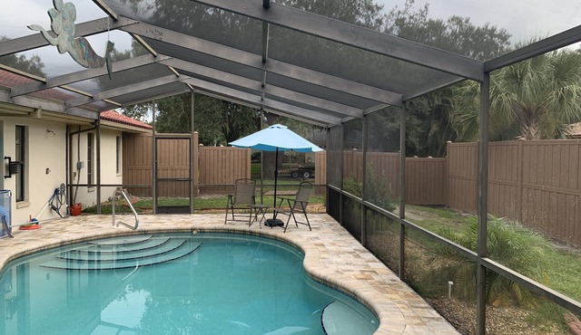 Mermaid House - Heated Salt water Pool/lake!