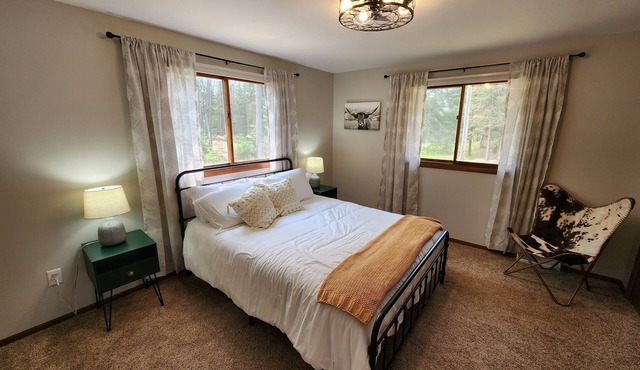 Mermaid House on Blue Lake- paddle boards, kayaks, and pontoon available