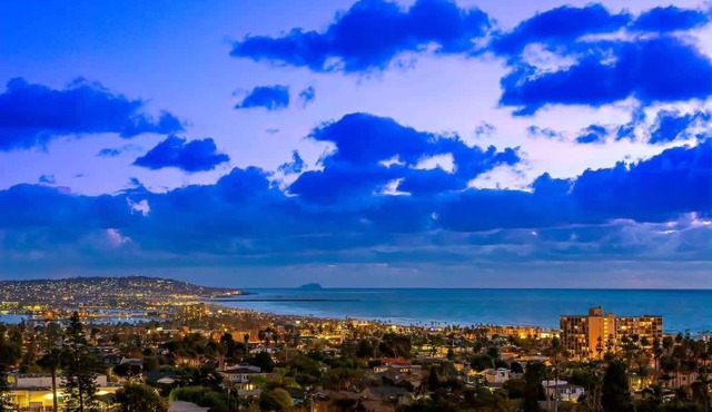 Mermaid House, views and spa in La Jolla Heights