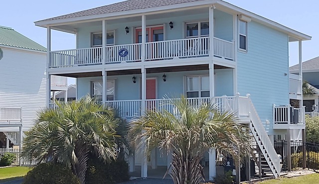 Mermaid Lagoon! Beautiful waterway views, private pool, great family getaway!