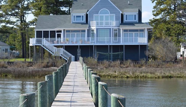 Mermaid Manor- 4BR Waterfront | Private Pier | Close to Beach