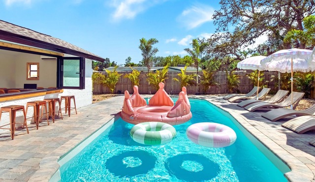 Mermaid Manor 5-Bath, Htd Pool, Hot Tub, Poker Tbl