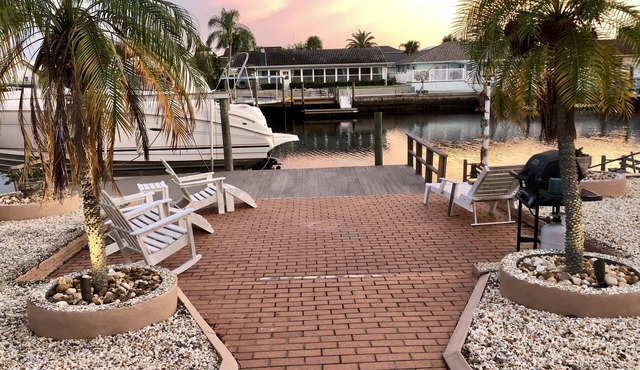 Mermaid's Cove🧜🏻‍♀️🌊GORGEOUS PREMIER WATERFRONT Home! PRIVATE DOCK-FAST Gulf access!