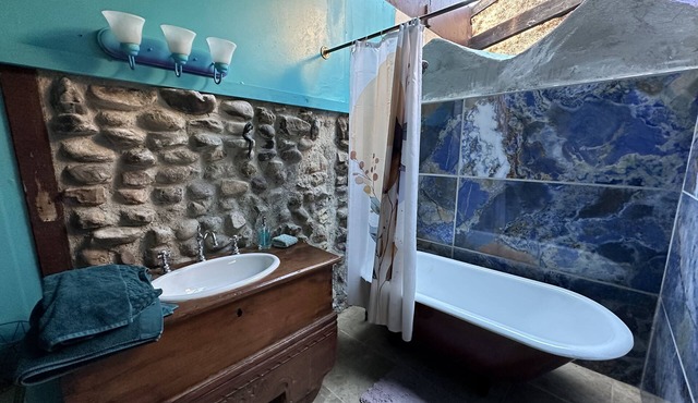 Mermaid Suite + Private Trails, Cave and Creek!