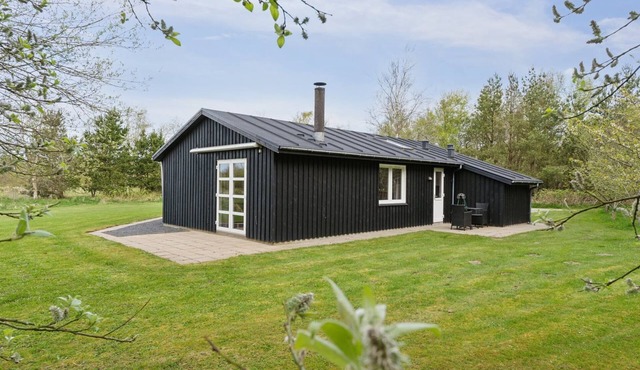 "Merrit" - 350m from the sea by Interhome