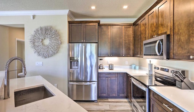 Merritt Island Townhome w/Community Pool!