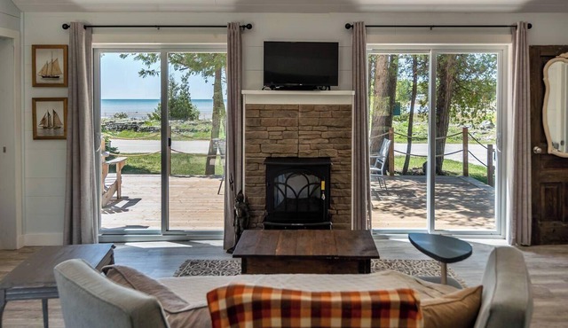 Merry Light Cove- Waterfront on Lake Huron & Sauna