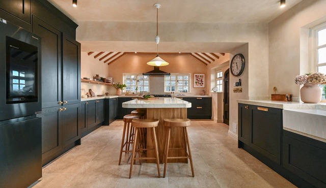 Merryweather - a holiday let that sleeps 10 guests in 4 bedrooms