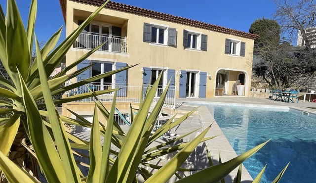 Merveilleuse Villa Provençale - vue mer sur les Îles de Lerins