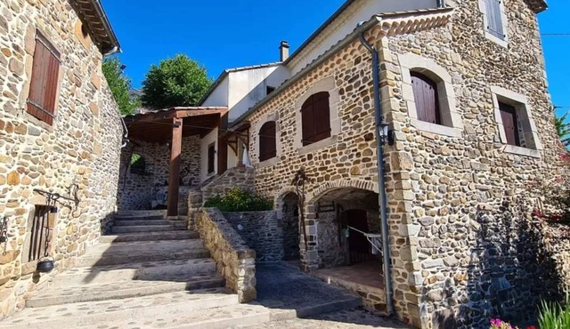 Mes Maisons Charming 3-bedroom Gite with AC, fitness room in delightful Cevennes
