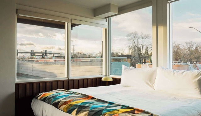 Mesa Moonlight Room | La Vista Motel | 201
