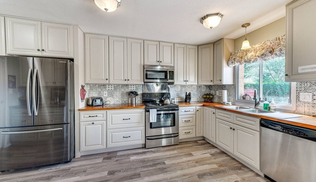Mesa Outdoor Oasis w/Private Pool & Patio!