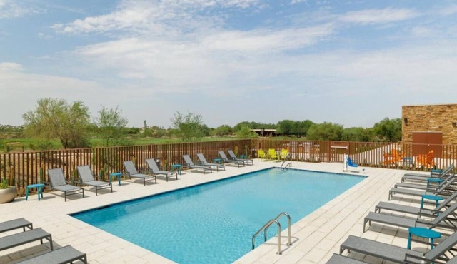 Mesa's Best-Kept Secret! 2 Spacious Units, Pool, Free Breakfast, Free Parking!