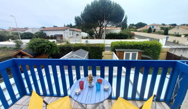 Meschers sur Gironde - APARTMENT - residence on the PORT with BALCONY