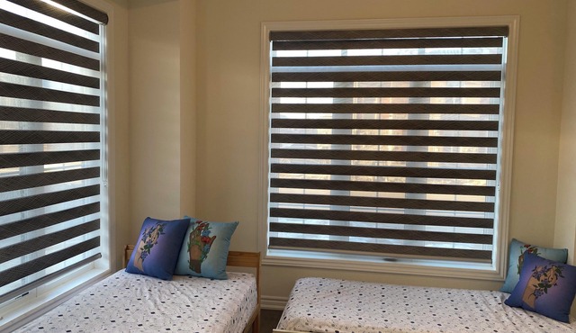 Mesmerizing 6 Bed 3.5 Bath Home - Open Concept Kitchen Living Dining & Parkings