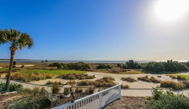 Mesmerizing Oceanfront Views! 3 Min. Walk to Quiet Beach & Community Pool w/Cabana
