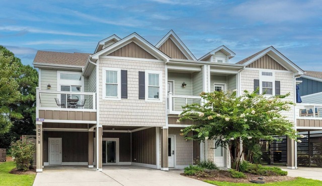Message in a Bottle at Beacon Villas, 4 Bedroom Luxury Townhome w/Corolla Light Resort Amenities