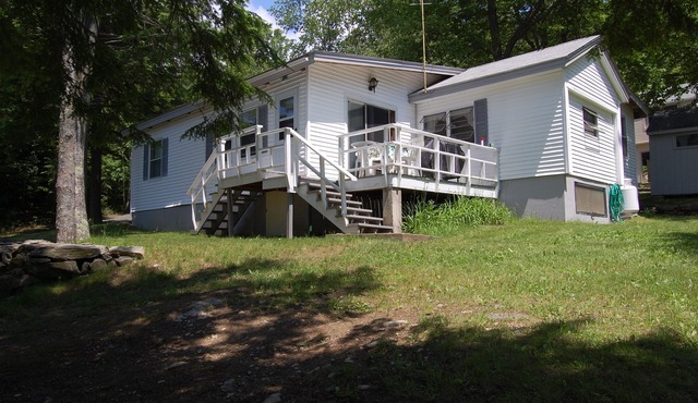 Messalonskee Lake Camp Escape; Family‑Friendly, Shared Waterfront, Sleeps 8