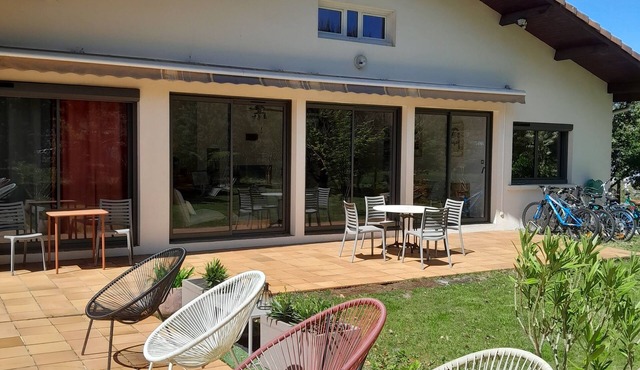 Messanges plage: large wooded park, center all on foot