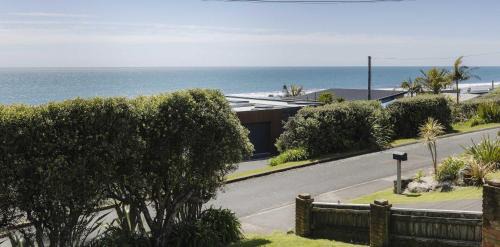 Messenger Magic - classic 5BR Kiwi bach