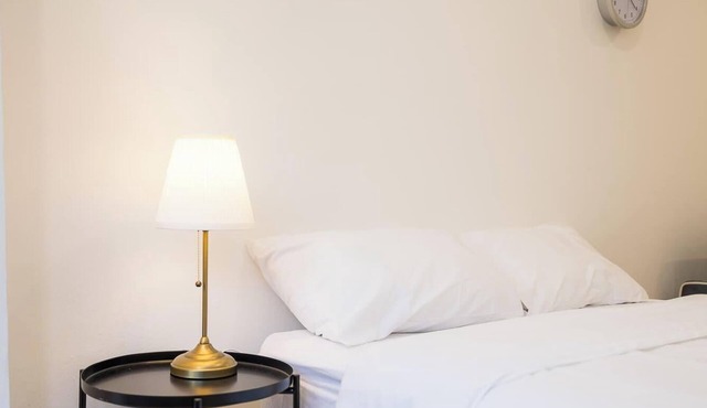 MetaWise BnB | Modern Studio Rushcutters Bay | Room 1