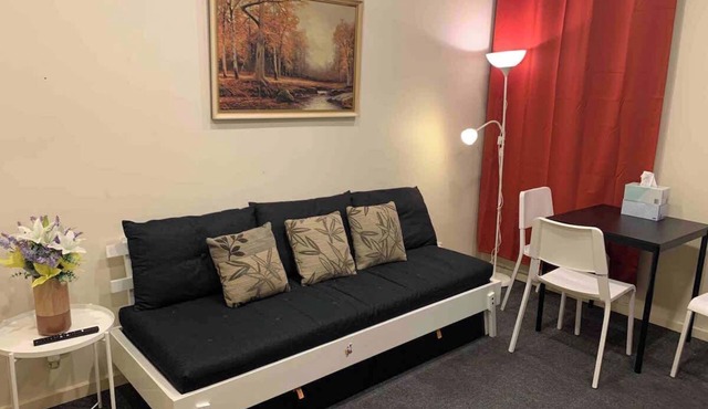 MetaWiseBnB | Chadstone Holiday W6 Villa