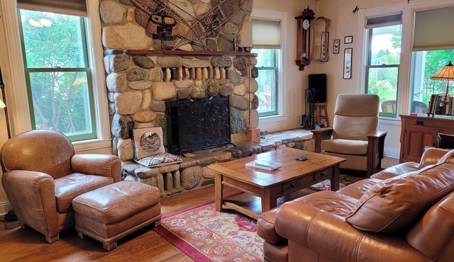 Methow Valley Inn-5-bedroom option, Lovingly Restored&Beautifully Maintained!n