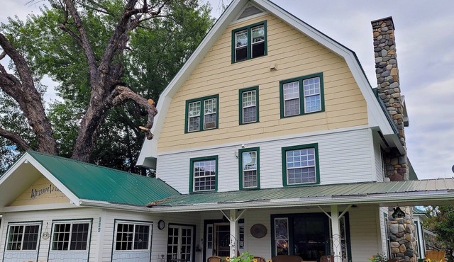 Methow Valley Inn-6 Bedroom option,Lovingly Restored&Beautifully Maintained!