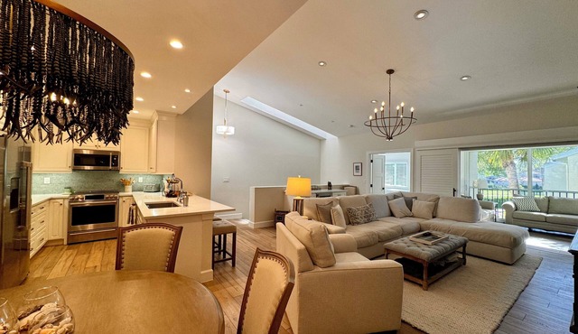Meticulously Renovated Pelican Bay Condo. LOCATION, LOCATION, LOCATION!