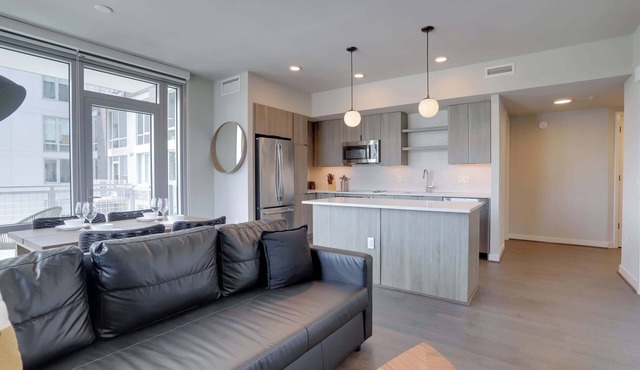 Metro-Connected Clarendon Stay