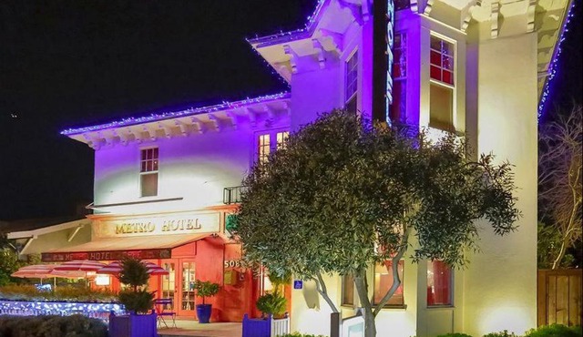 metro hotel and Cafe