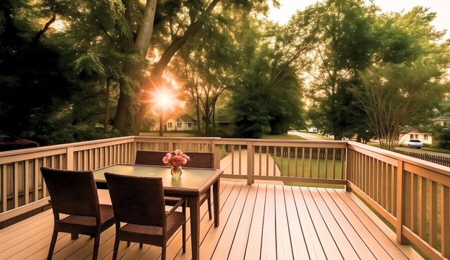 Metropolitan City Home - Huge Private Backyard
