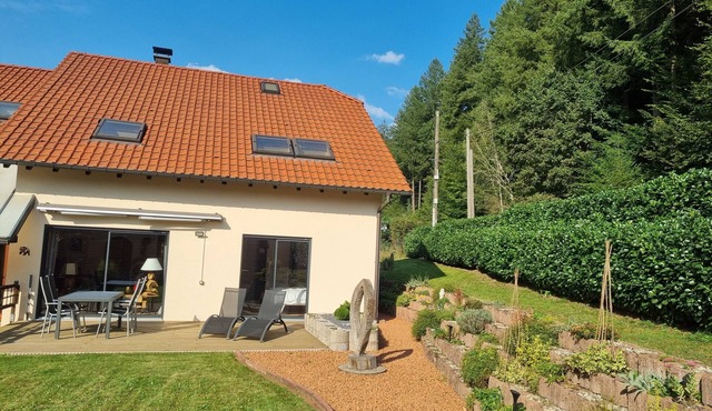 Meublé de Tourisme en Pleine Nature, au Départ des Sentiers de Marche et de VTT