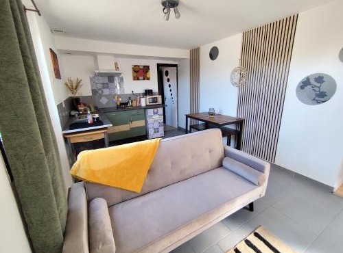 Meublé cosy tt confort, arrivée autonome, proche Cholet et puy du f