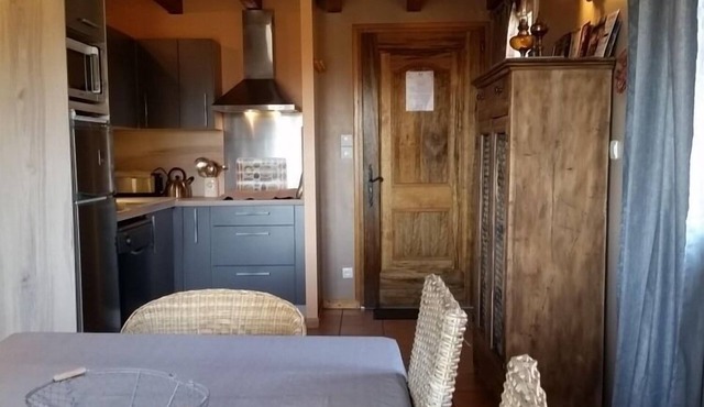 Meublé N°5 - Le Grenier-Apartment-Ensuite with Bath-Garden view