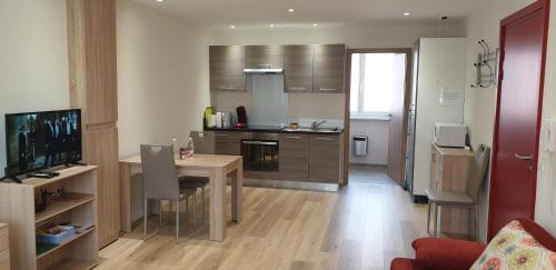 Meublés du 25 N3 Studio 1er Etage